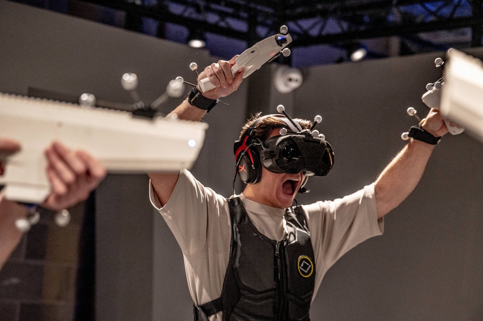 Jugador con el equipo completo de Sandbox VR